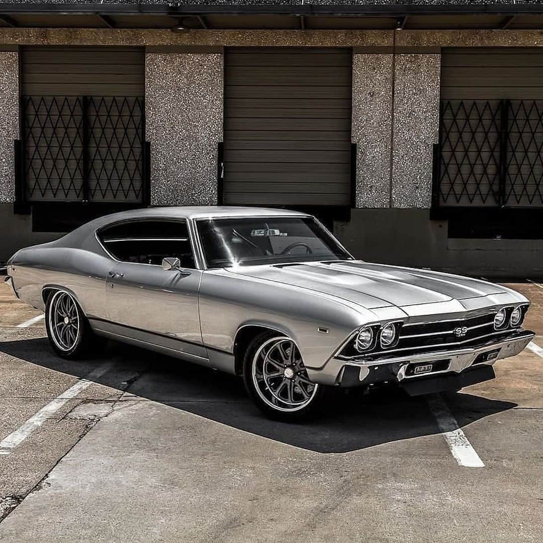 Classics Dailyさんのインスタグラム写真 - (Classics DailyInstagram)「#ClassicsFeature _____ 1969 Chevelle. Photo by @the_tbuster _____ #classiccar #musclecar #hotrod #protouring #prostreet #restomod #classicsdaily #streetrod #streetcar #customcar #hotrods #streetrods #chevelle #69chevelle」8月12日 10時02分 - classicsdaily