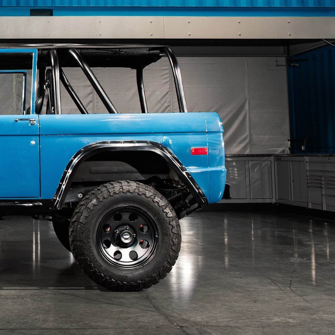 ケン・ブロックさんのインスタグラム写真 - (ケン・ブロックInstagram)「My wife’s '74 Ford Bronco is a great summertime trail & town get-around rig. It packs a Ford 5.0 Coyote crate engine and custom shocks from @BelltechSuspension - plus it recently got a new set of @AmericanRacing wheels wrapped in @ToyoTires! I really like this thing. My wife has good taste! #FordBronco」8月12日 10時02分 - kblock43