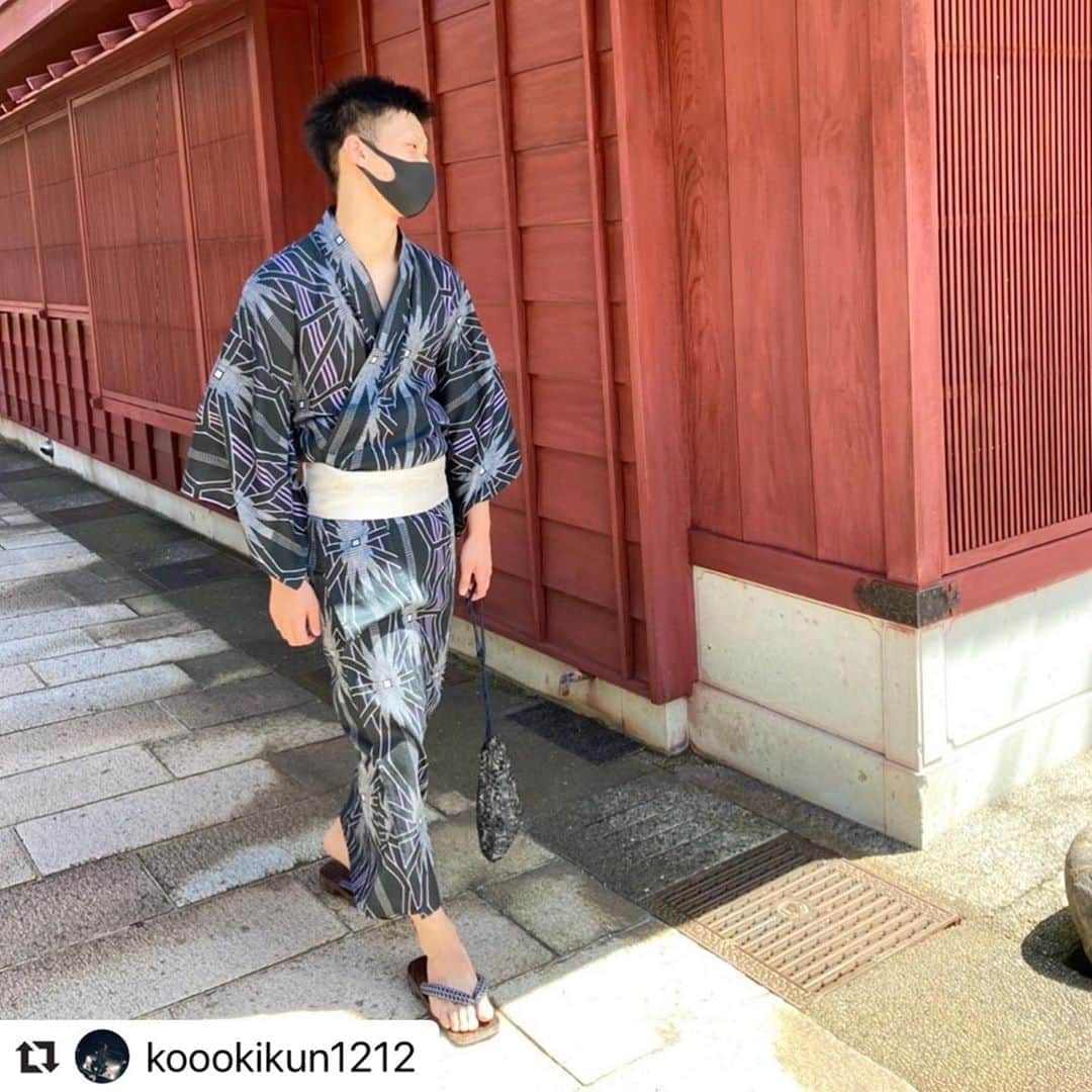 金沢着物レンタルshop心結〜kokoyui〜のインスタグラム：「素敵なお写真ありがとうございます😊 . シェアさせて頂きます❣️ . ⚫︎金沢駅前 着物レンタル心結(ここゆい)  ⚫︎営業時間 : 9:00〜18:00 ⚫︎address : 金沢市本町1-3-39 ⚫︎tell : 076-221-7799 ⚫︎金沢駅から徒歩5分  ⚫︎コインパーキング補助あり  心結の着物一覧▶@kokoyui_kimono 振袖や袴はこちら▶@kokoyui_furisode 七五三やお子さんの着物はこちら▶@kokoyui753 . #着物ヘア #ヘアセット #和服 #着物 #着物コーディネート #きもの #着物女子 #着物男子」