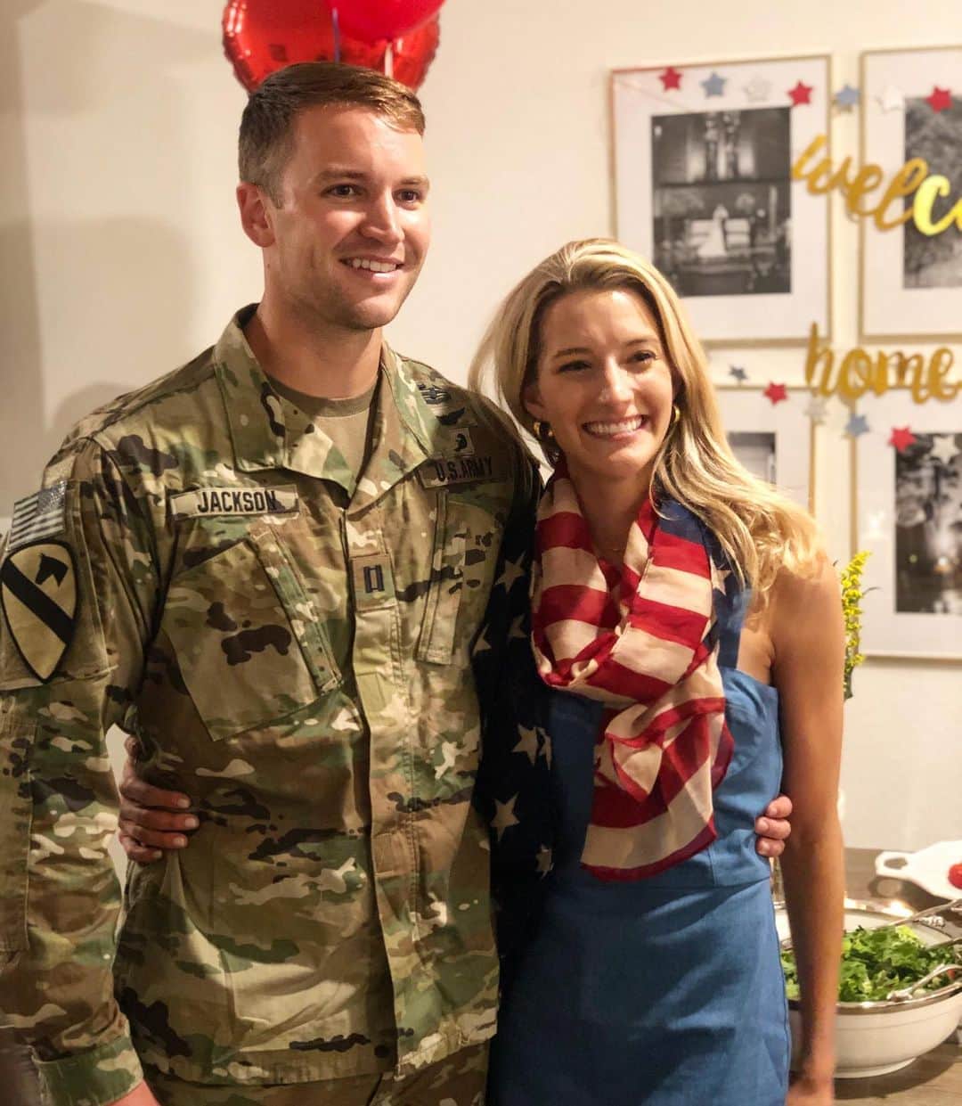 ベッキー・ベレスウィルのインスタグラム：「Welcome home @_ken_jackson! Celebrating every moment having you back in the 🇺🇸! We are beyond grateful for your courage, compassion, and commitment to our country. I love you!」