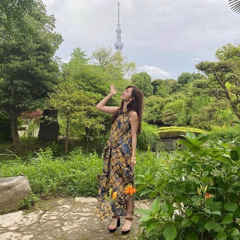 アツシナカシマのインスタグラム：「#atsushinakashima #アツシナカシマ #鈴木愛理 #ワンピース @airisuzuki_official_uf」