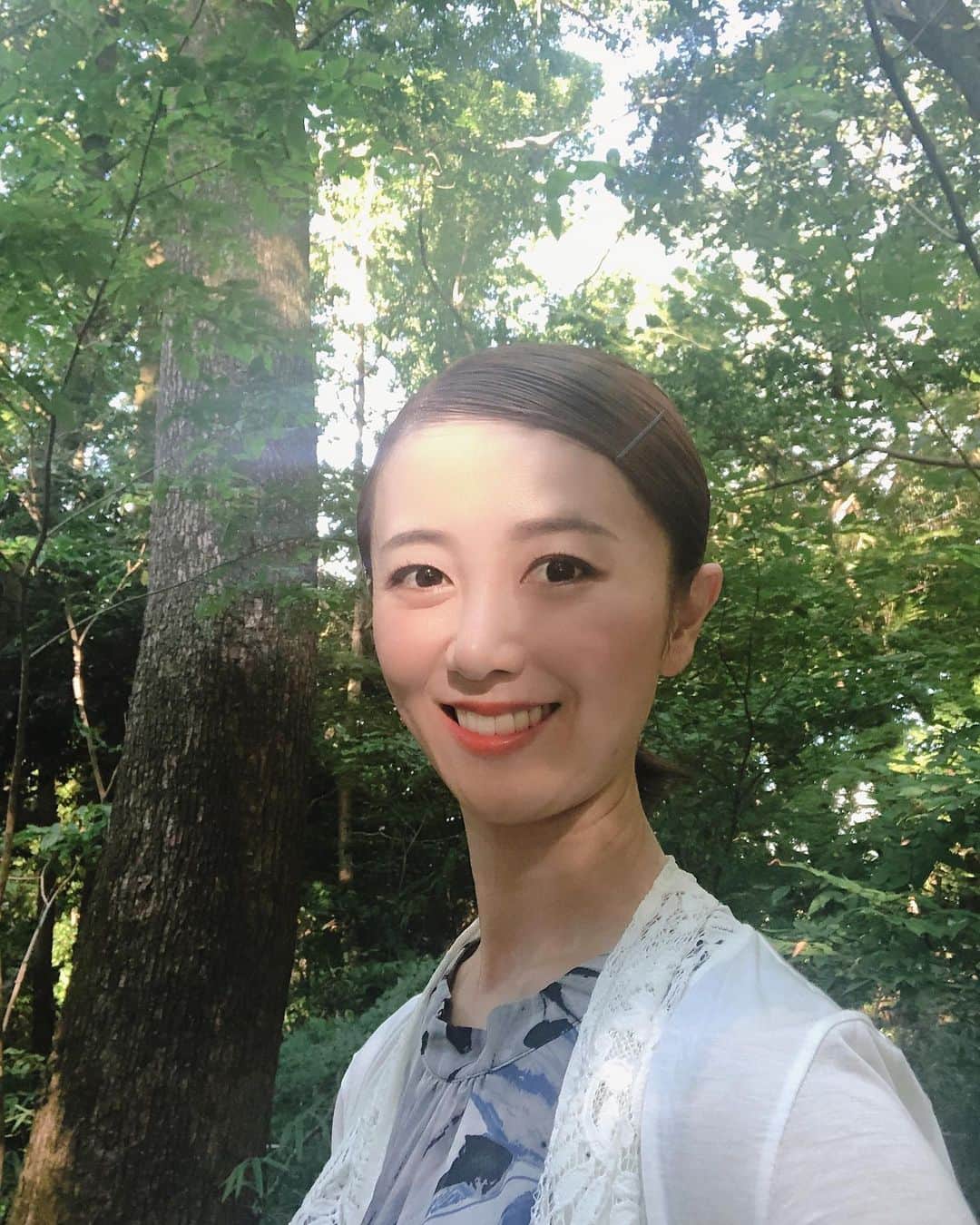 大凪真生さんのインスタグラム写真 - (大凪真生Instagram)「#京都 #下鴨神社 #糺の森  糺の森 トトロに出てくるような森の一本道 うっすら差してくる日差しが気持ちいい」8月12日 16時36分 - mao.aemee_