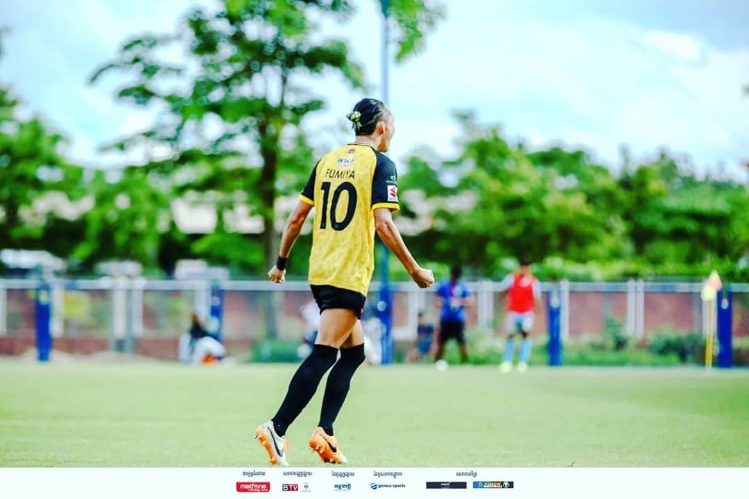 木暮郁哉のインスタグラム：「More and more. #soltiloangkorfc#combodia#siemriap」