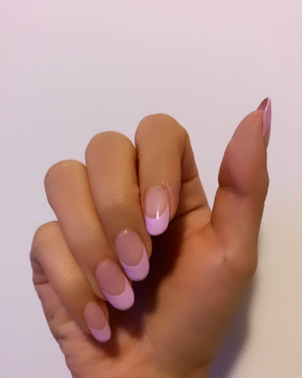 Mei Kawajiriさんのインスタグラム写真 - (Mei KawajiriInstagram)「This pink is perfect pink @therealgenevievetho 💕 using @from_the_nail_korea (no.85) #nailsbymei」8月12日 11時09分 - nailsbymei