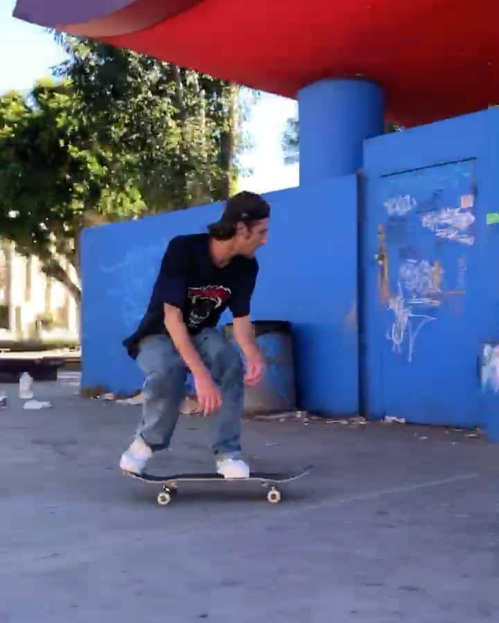 スラッシャーのインスタグラム：「Stomped @johndilo 🔩」