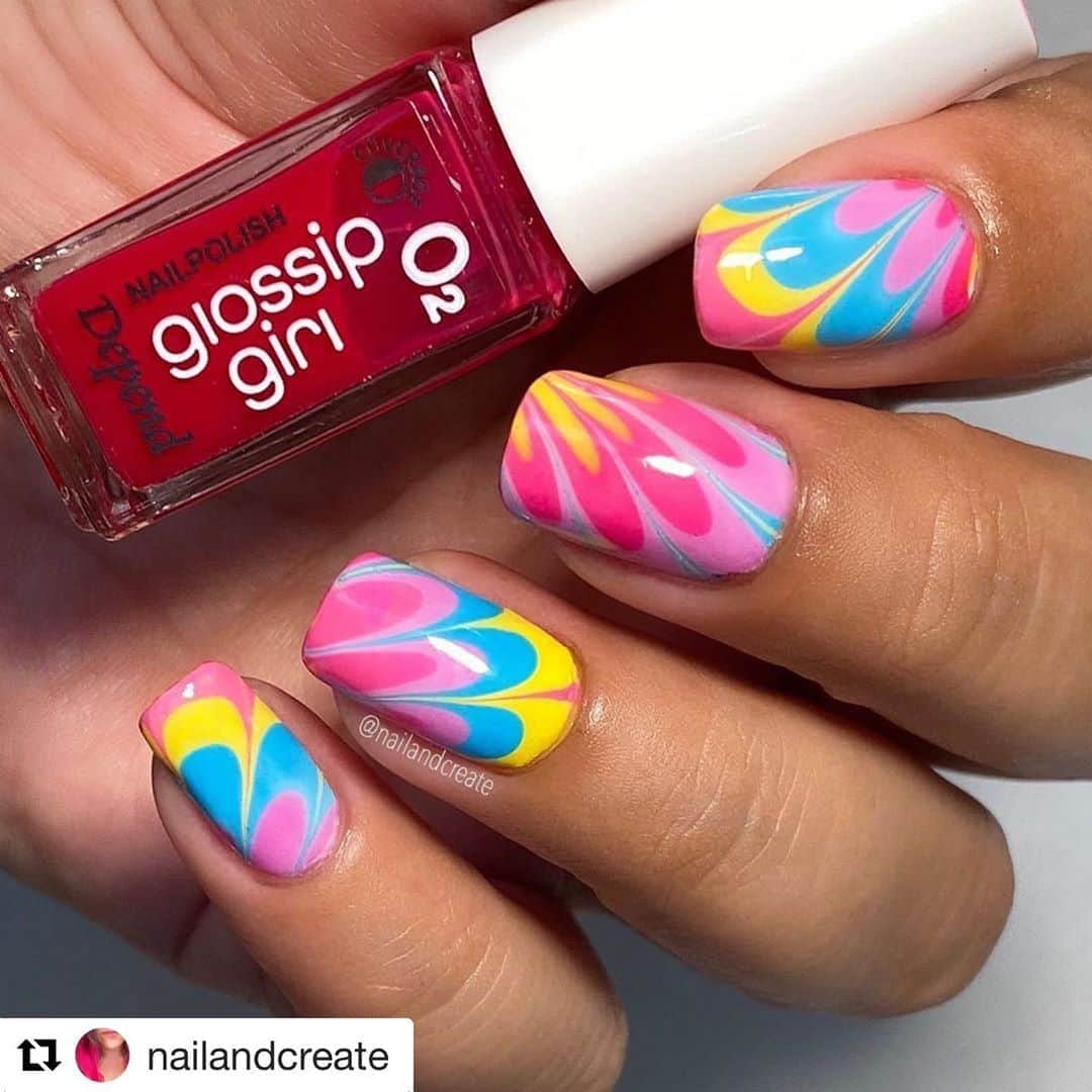 のインスタグラム：「#Repost @nailandcreate  . #marblemonday #mondaymarble #watermarble #dependcosmetic #dependglossipgirl #dependwatermarble #dependnailart #nailista #nailinspo #nailstagram #nailitdaily #nailsofinstagram #nails2inspire #nailsonfleek #naillove #nailporn #nacdepend #nacwatermarble #nailsdid  #nailpromote #instanails #nailstyle」