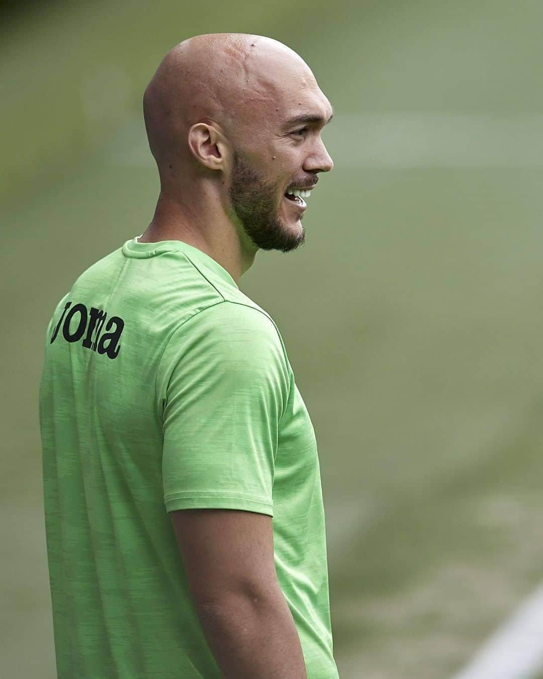 LFPさんのインスタグラム写真 - (LFPInstagram)「Always SMILING! 😆💪🏼 • ¡Siempre está SONRIENDO! 😆💪🏼 • #Dmitrovic #Eibar #LaLiga #LaLigaSantander #Football #Goalkeeper」8月12日 12時00分 - laliga