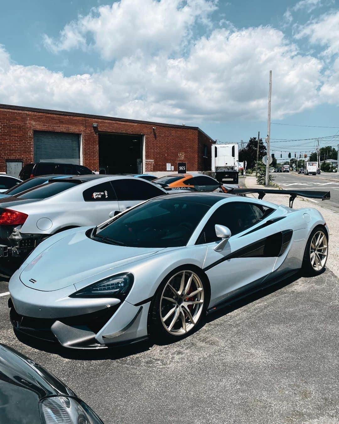 CARLiFESTYLEさんのインスタグラム写真 - (CARLiFESTYLEInstagram)「McLaren 570s at @petrolwerks! What do you think? #carlifestyle」8月12日 12時09分 - carlifestyle