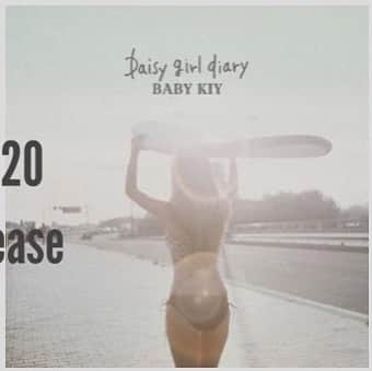 宮崎絹子さんのインスタグラム写真 - (宮崎絹子Instagram)「" Daisy girl diary " OUT NOW🌼 ㅤㅤㅤㅤㅤㅤㅤㅤㅤㅤㅤㅤㅤ みんなの夏の思い出を教えて☺︎ ㅤㅤㅤㅤㅤㅤㅤㅤㅤㅤㅤㅤㅤ #daisygirldiary #babykiy」8月12日 12時15分 - babykiy