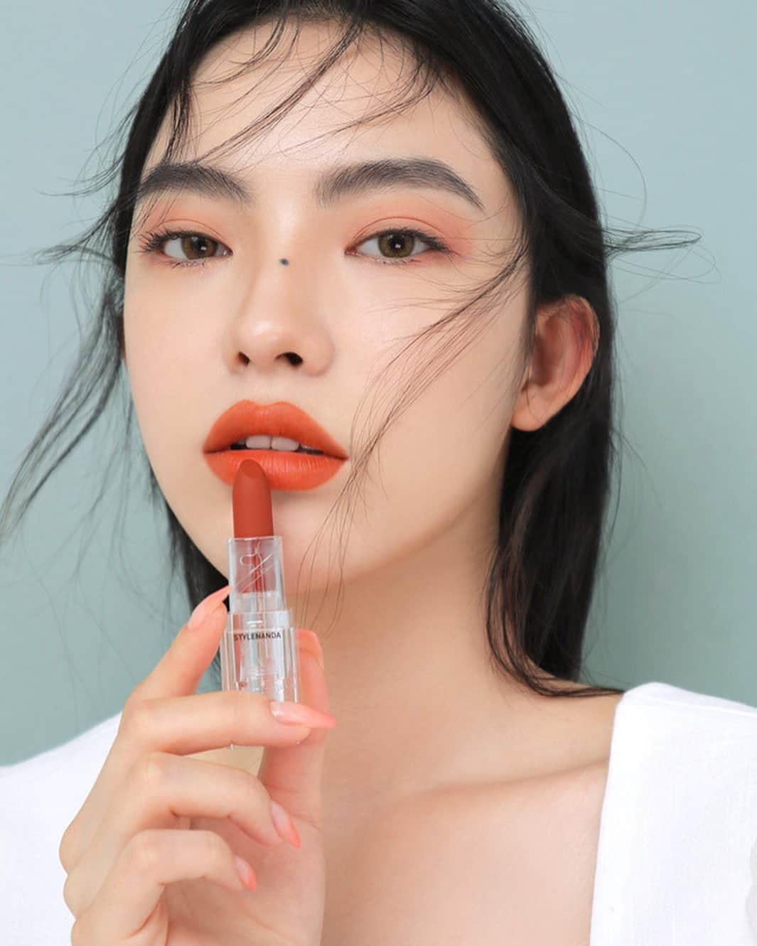 3CE Official Instagramさんのインスタグラム写真 - (3CE Official InstagramInstagram)「3CE SOFT MATTE LIPSTICK #OVER IT 묵직한 멋을 지닌 빈티지 오렌지 - Striking vintage orange color #3CE #3CECLEARLAYER」8月12日 12時32分 - 3ce_official