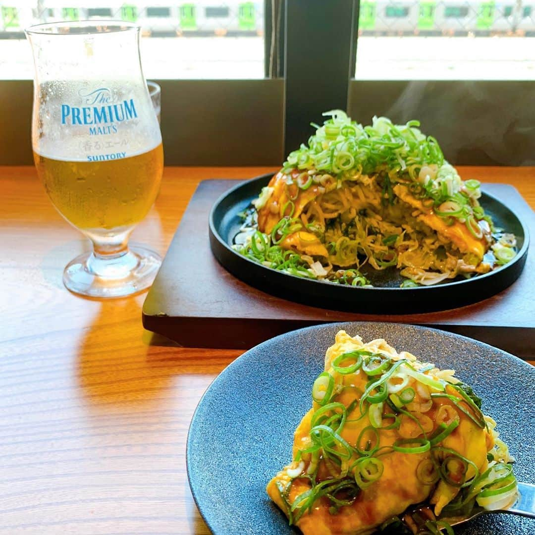 くろさんのインスタグラム写真 - (くろInstagram)「電光石火🍺 東京駅店は食べログ百名店ですが銀座店は今年オープンな東京2号店です。 食べログで予約できるしオサレな店内なので東京駅店よりオススメかも😋 #電光石火 #電光石火銀座店 #電光石火銀座 #電光石火お好み焼き #広島風お好み焼き #電光石火東京2号店 #電光石火東京駅店  #ビブルグマン #食べログ百名店 #食べログ百名店2019 #食べログ百名店お好み焼き2019 ←電光石火東京駅店 #銀座ランチ #銀座グルメ #新橋ランチ #新橋グルメ」8月12日 12時34分 - m6bmw