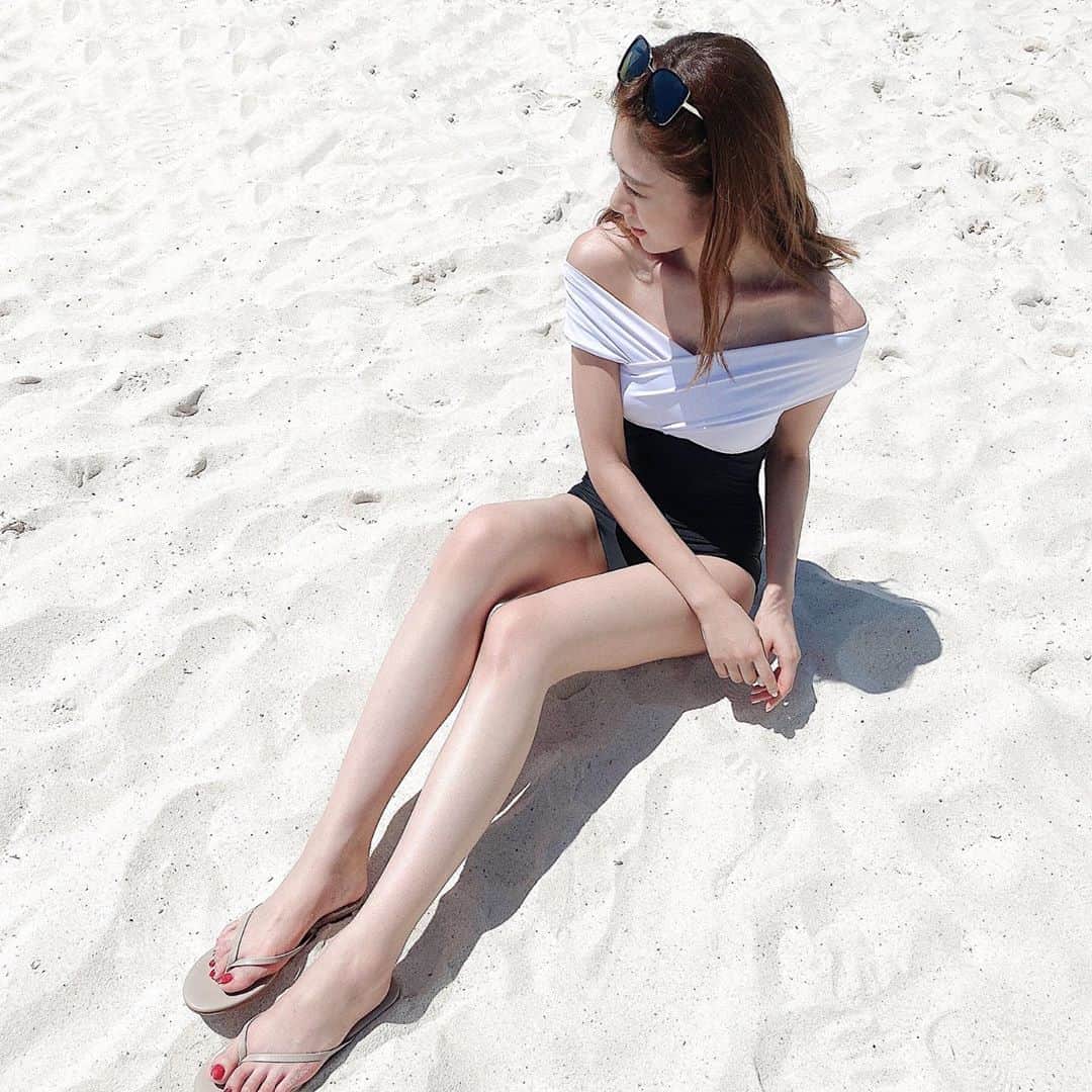 のインスタグラム：「. 夏満喫🍉🍉 . . . @chic.officialshop  . . #コーデ#tkees  #白浜#白良浜#夏休み　 #夏#水着#ビキニ #ドライブ #ティキーズ」