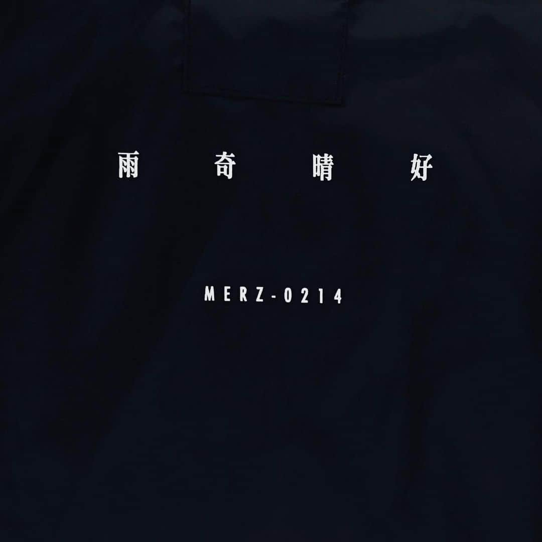 THE NOVEMBERSさんのインスタグラム写真 - (THE NOVEMBERSInstagram)「【雨の日対策アイテム発売】  THE NOVEMBERS Rainwear (MERZ-0214)  ロゴをプリントしたレインポンチョです。 急な雨の日に、未来に開催されるフジロックなどのフェスに、是非。フリーサイズです。 長めの丈で、ゆったりとご着用いただけます。ロゴ入りケース付き。  サイズ：フリーサイズ  4000yen  https://t.co/n7rjubvOzm?amp=1  #thenovembers #rainwear」8月12日 13時41分 - the_novembers