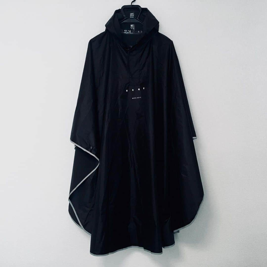 THE NOVEMBERSさんのインスタグラム写真 - (THE NOVEMBERSInstagram)「【雨の日対策アイテム発売】  THE NOVEMBERS Rainwear (MERZ-0214)  ロゴをプリントしたレインポンチョです。 急な雨の日に、未来に開催されるフジロックなどのフェスに、是非。フリーサイズです。 長めの丈で、ゆったりとご着用いただけます。ロゴ入りケース付き。  サイズ：フリーサイズ  4000yen  https://t.co/n7rjubvOzm?amp=1  #thenovembers #rainwear」8月12日 13時41分 - the_novembers