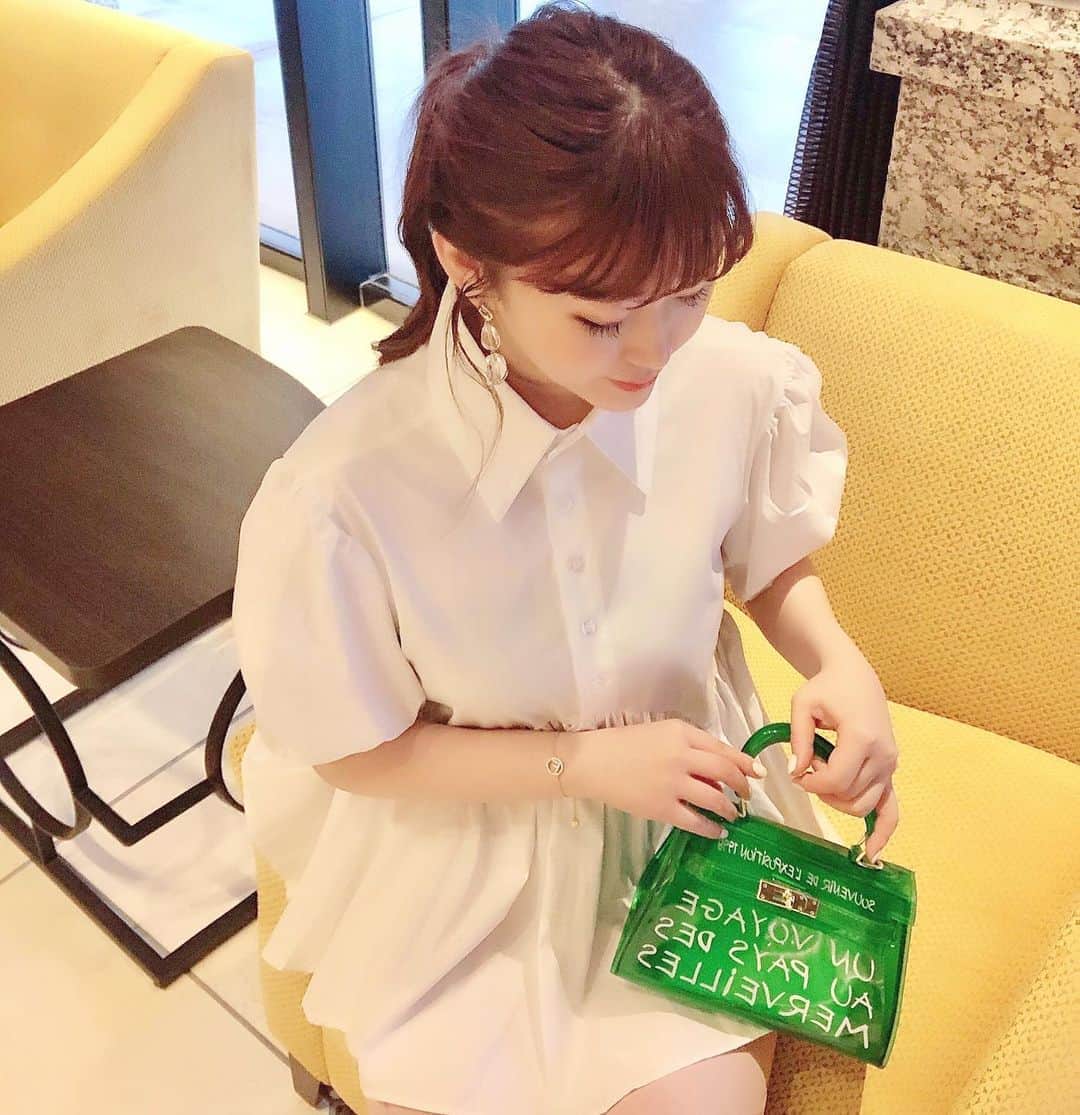 のインスタグラム：「𓂃♥  マツエクメンテナンス行ったら 俯いた時も綺麗に見えて嬉しい♡ いつもお任せで 付けれるだけお願いしてます𓂃𓇢 ウイルス対策も しっかりされてて安心🌿 お友達もみんな通ってる @teenkarbel だよ🧚🏻‍♂️🌈」