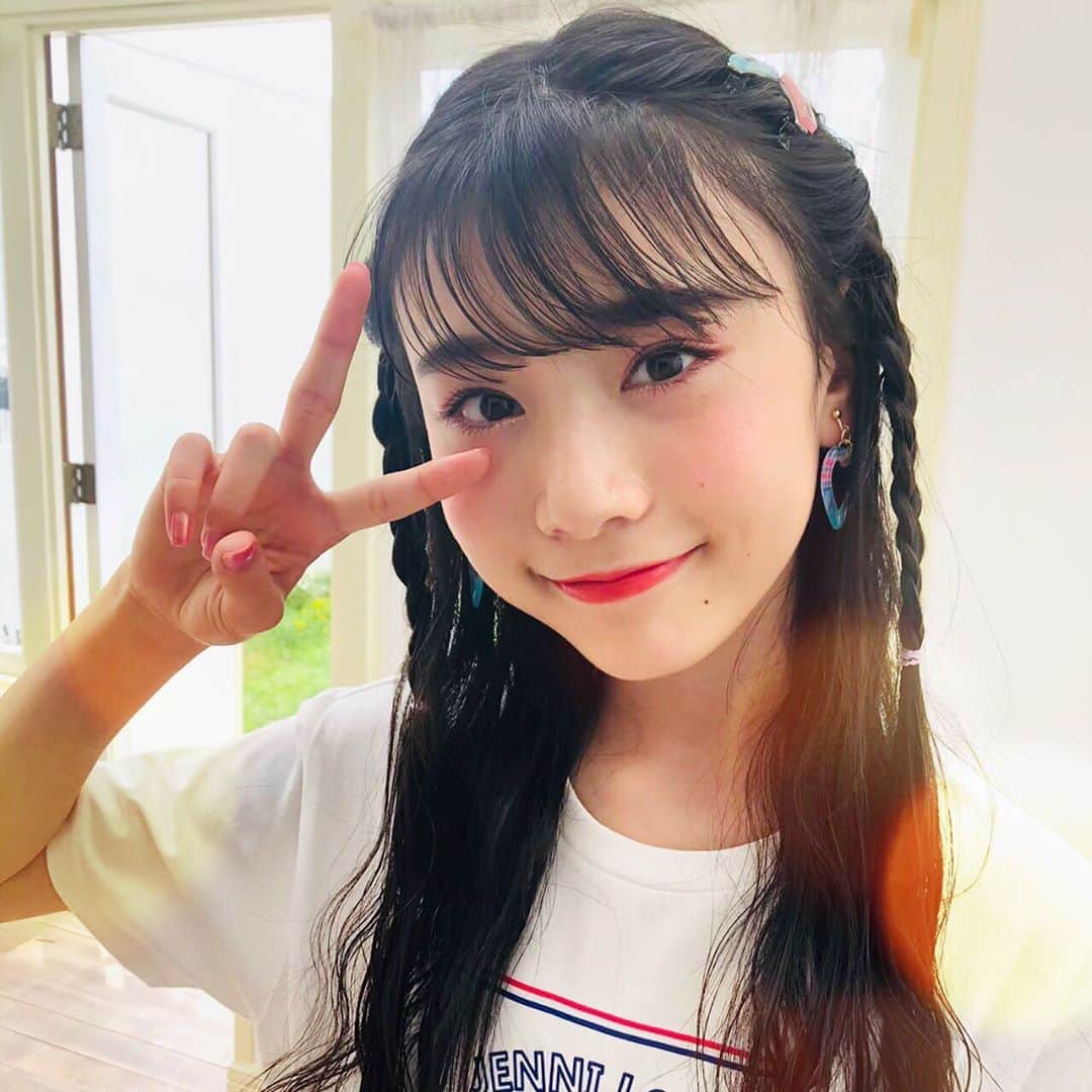 ニコ☆プチのインスタグラム：「🌻☀️ 夏のフンイキなあき😗✨🍋 . . #近藤藍月」