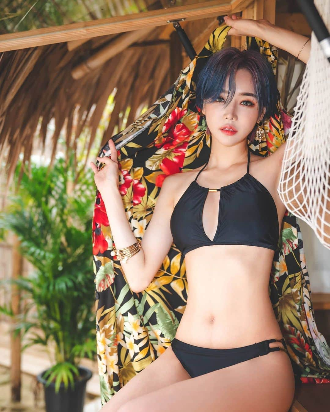 Han Ga Eunさんのインスタグラム写真 - (Han Ga EunInstagram)「🦋 Photo @heeya__pic  Makeup @makeup_soukhyun  Haircolor  @hearts_cdw  . . #model #photography #oastudio #bikini」8月12日 14時15分 - gaeungbebe