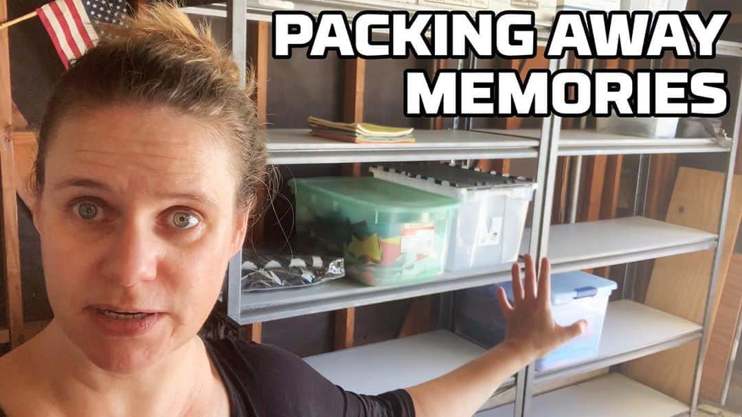 アンドリア・バーバーのインスタグラム：「New vlog. (Whaaat?) I’m cleaning out my garage and packing away Full/er House memories. Marie Kondo would be proud. ❤️🏡 Link in bio.」