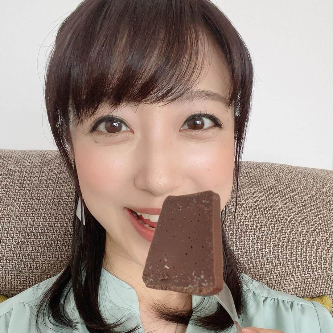 川田裕美さんのインスタグラム写真 - (川田裕美Instagram)「OGGIのチョコレートケーキ🧡 友達が持ってきてくれました😋 一気に食べないようにガマンしながら、味わっています✨  #oggi #ショコラデショコラ」8月12日 14時44分 - hiromikawata163