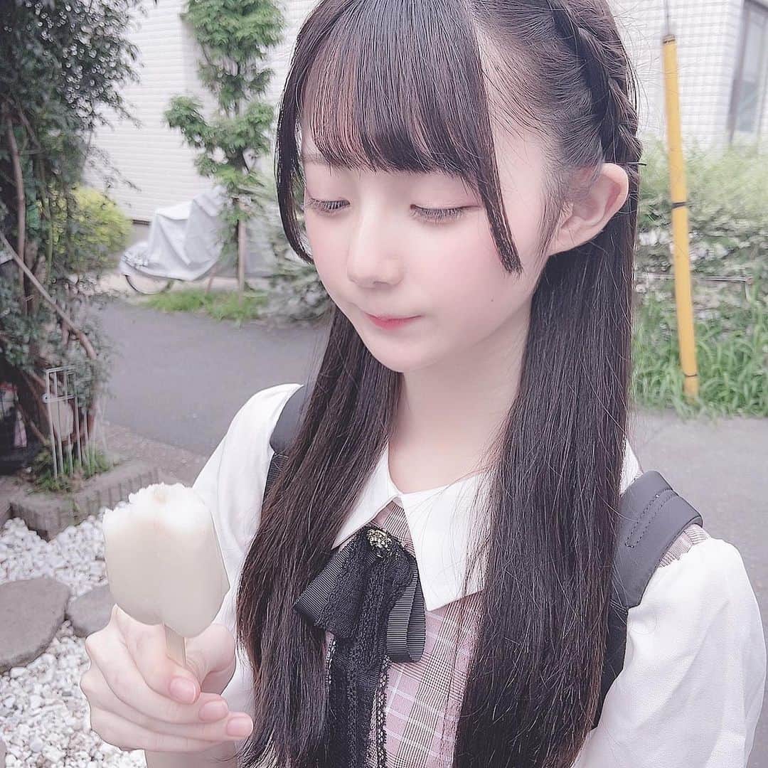 山本あこのインスタグラム：「ほっぺもちもちです  #スリジエ #山本あこ」