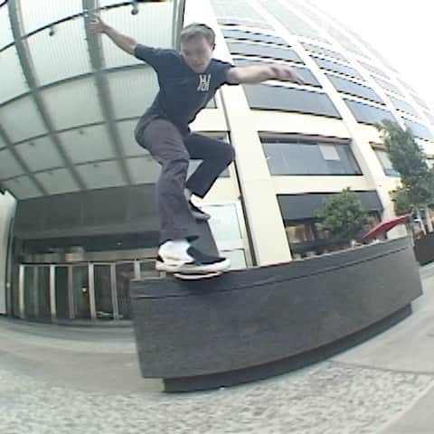スラッシャーのインスタグラム：「👉🏾 @stubc’s ‘JERS’ part for @thereskateboards is LIVE on ThrasherMagazine.com 📡」