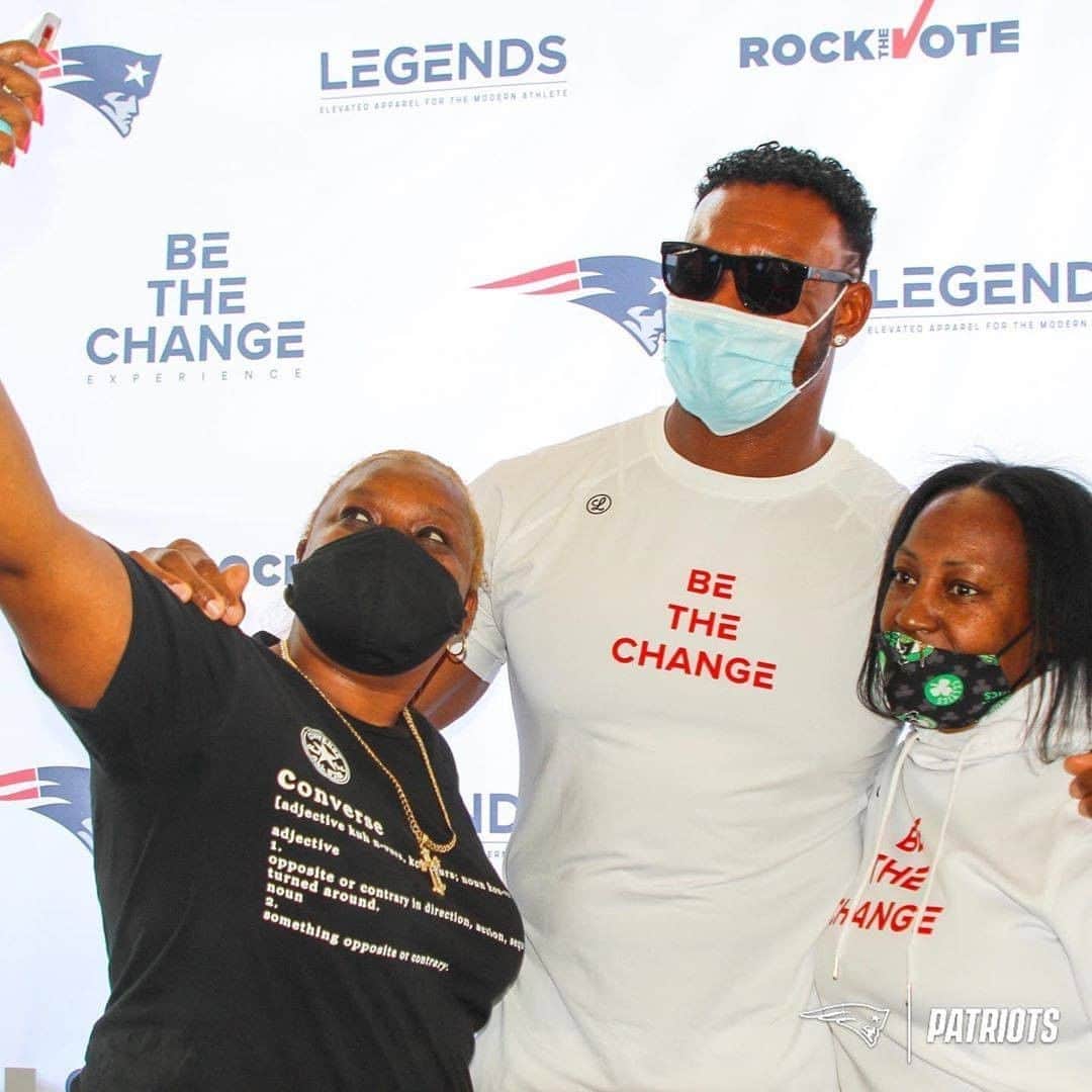 NFLさんのインスタグラム写真 - (NFLInstagram)「The Patriots and @williemcginest hosted a voter registration event with @rockthevote. 🗳️ #NFLVotes (via @patriots)」8月13日 0時30分 - nfl