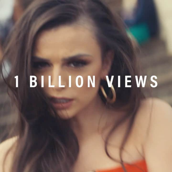 シェール・ロイドのインスタグラム：「Wow 🤯 None Of My Business now has 40M+ streams on @spotify , 40M+ views on @youtube with 1 BILLION+ views on my YT channel altogether - incredible! Thank you thank you thank you!    Video link in bio x」