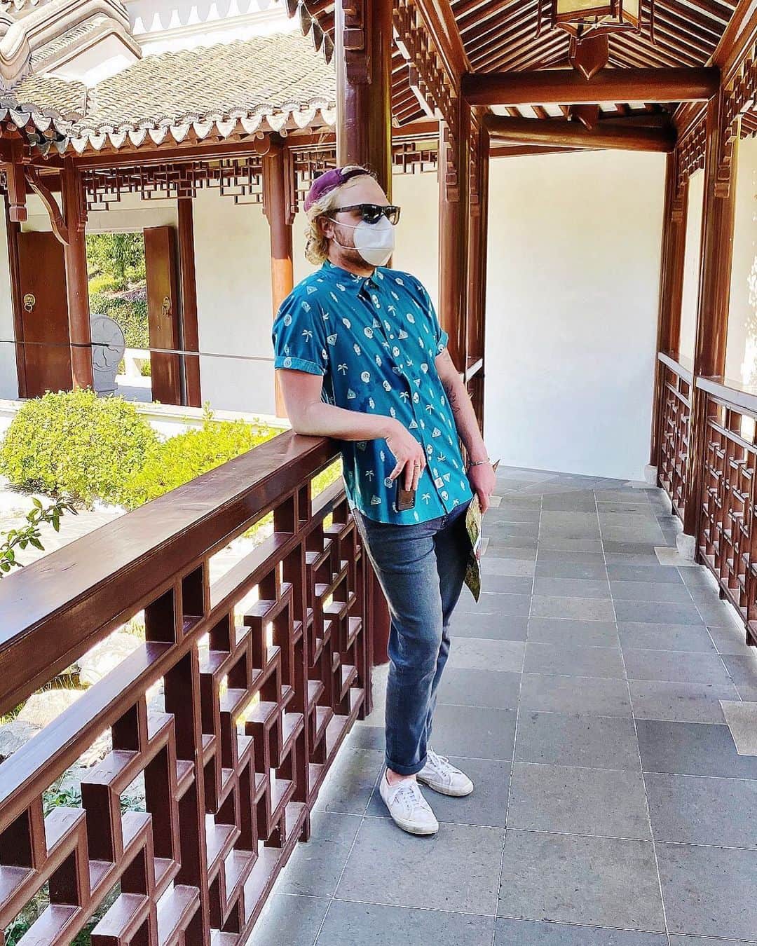 ジョー・アドラーのインスタグラム：「Gorgeous gardens probably reminding me of gorgeous lule from @mini_kabob」