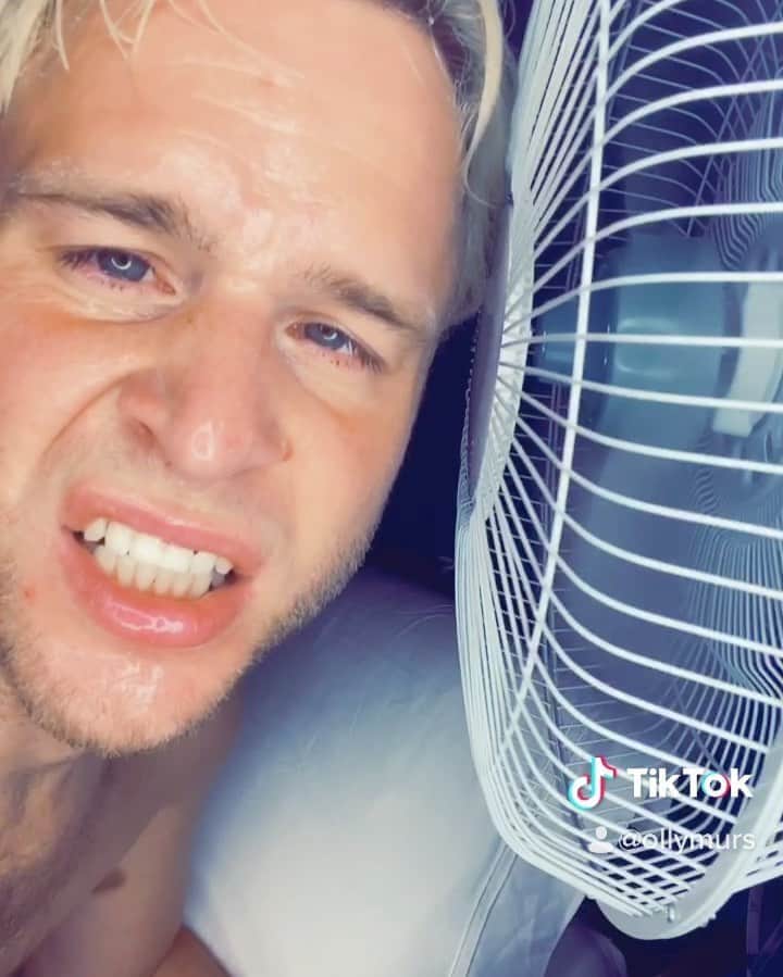 オリー・マーズのインスタグラム：「Who can relate to this right now 🥵🤣🤪😅」