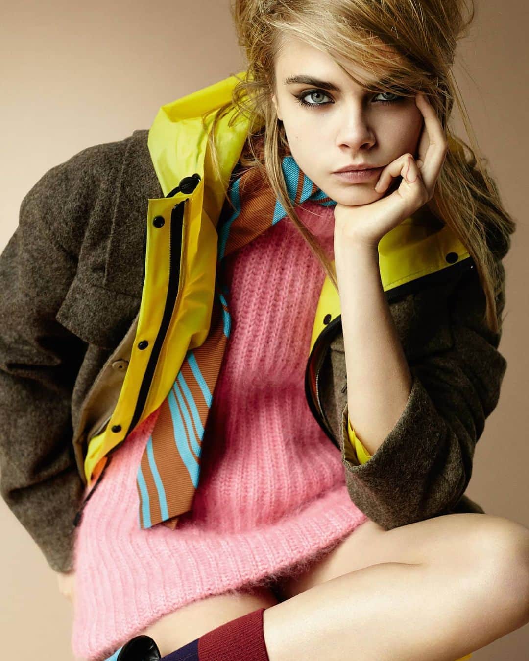 マリオ・テスティーノのインスタグラム：「Have a great birthday, Cara❤⁣ _⁣ Pasa un lindo cumpleaños, Cara❤⁣ ⁣ #CaraDelevingne #MarioTestino」