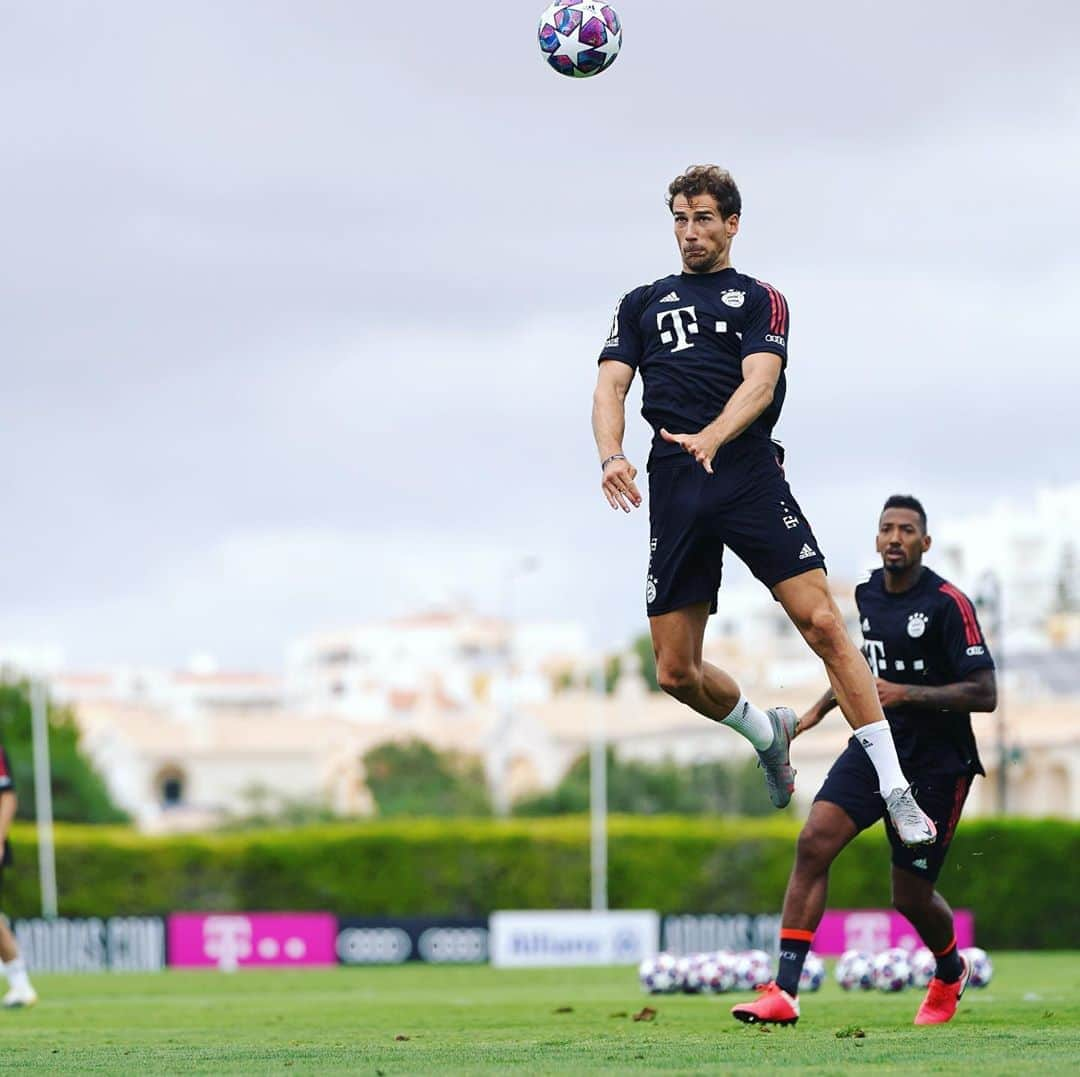 レオン・ゴレツカさんのインスタグラム写真 - (レオン・ゴレツカInstagram)「Last day in Lagos 🔴⚪️ @fcbayern」8月13日 1時22分 - leon_goretzka