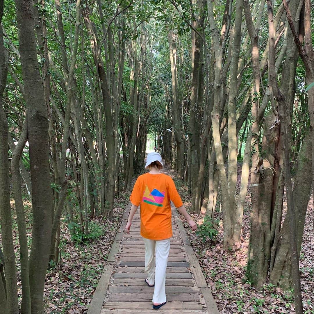 新原愛加のインスタグラム：「. グランピング🏕 暑かったけど楽しかったぁ☺️」