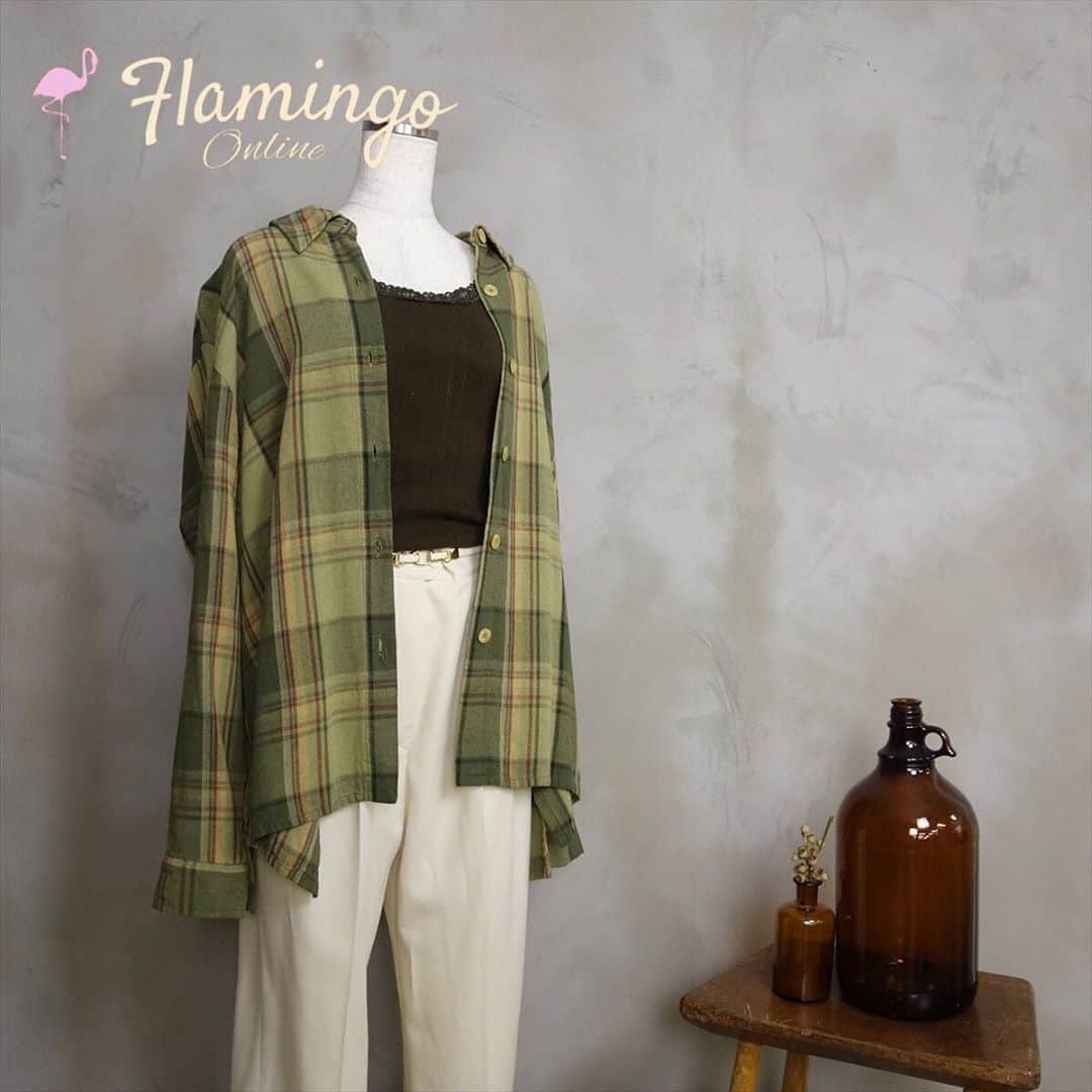 のインスタグラム：「Flamingo Online Store OPEN🦩 URL➡️https://www.flamingo-online.jp フラミンゴ下北沢店インスタトップページから オンラインストアへのリンクがございます。  フラミンゴオンラインなら全国送料無料🚛💨  新規会員登録で500ptプレゼント🎁！！  お得にお買い物できるチャンス✌🏻  Flamingo Online Instagram ID➡️ @flamingo_online_  #flamingo #flamingoonline #onlinestore #open #usedclothing #vintageclothing #フラミンゴ #フラミンゴオンライン #オープン #古着屋 #古着オンラインストア」