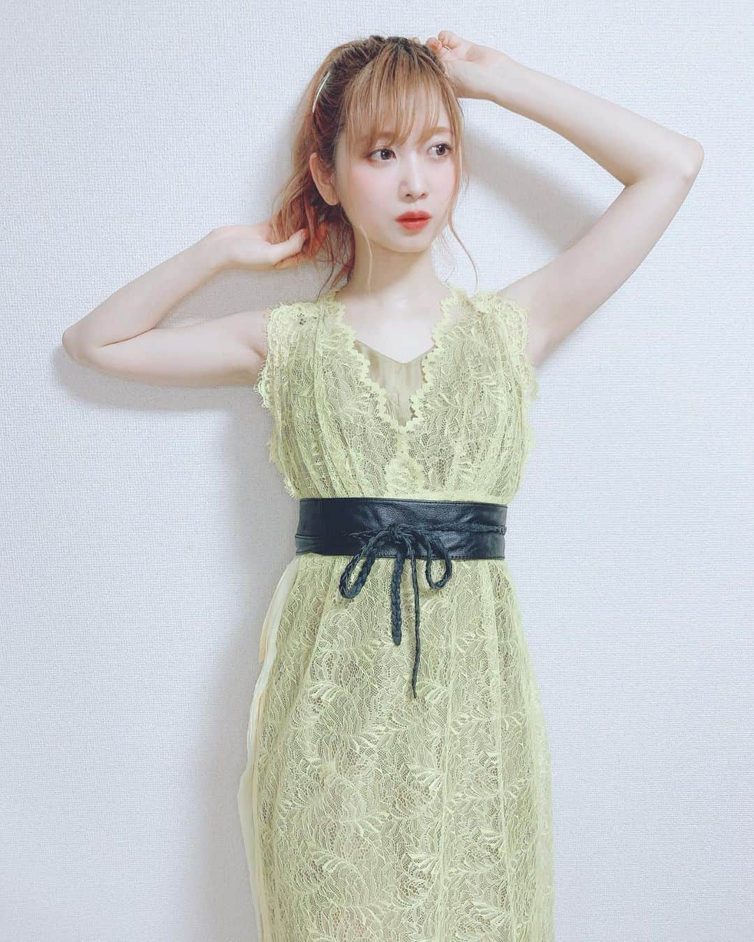 いとくとらさんのインスタグラム写真 - (いとくとらInstagram)「⠀ 👗⠀ ⠀ ダンマスワールド2のクラブ=マジェスティで着ていたお洋服💛⠀ とても華やかで実はディテールも超可愛い！⠀ ⠀ 今回のコラボのコンセプトに合わせてベルトを巻いてドレッシーに着てみたんですが、公式のアカウントでは色んな着こなしでめちゃくちゃオシャレですのでぜひチェックしてみて💐⠀ @furuta_official ⠀ ⠀ ⠀ クラブ=マジェスティは、まなことぺんたちゃんが振り付けや構成を考えてくれてたんだけど、めちゃくちゃ良くなかった！？⠀ 参加させていただけて光栄だし、とても楽しかったなあ🤤⠀ 今回フルメンバーでステージに立てなかったけど、ちゃんと全員で形に残せたらいいなあ、、🍸」8月12日 16時56分 - ikr828