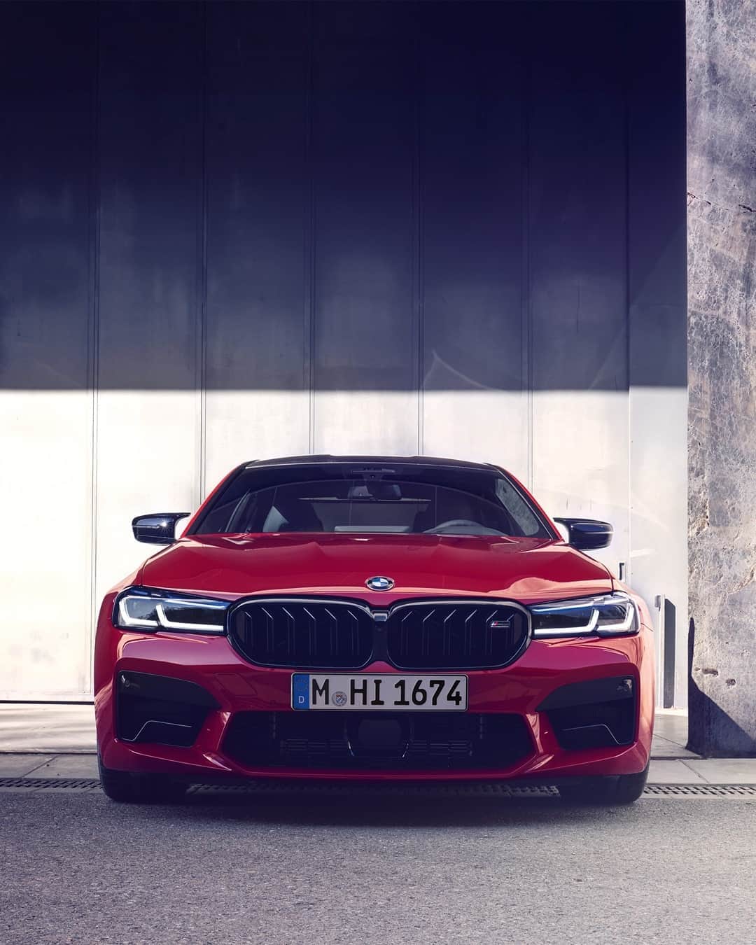 BMWのインスタグラム：「The soul of a warrior. The new BMW M5 Competition. #TheM5 #BMW #M5 #BMWM  __ BMW M5 Competition Sedan: Fuel consumption in l/100 km (combined): 10.6–10.5. CO2 emissions in g/km (combined): 242–239.  Further information: www.bmw.com/disclaimer. Acceleration (0-100 km/h): 3.3 s. Power: 460 kW, 625 hp, 750 Nm. Top speed (limited): 250 km/h (with optional M Drivers Package: 305 km/h).」