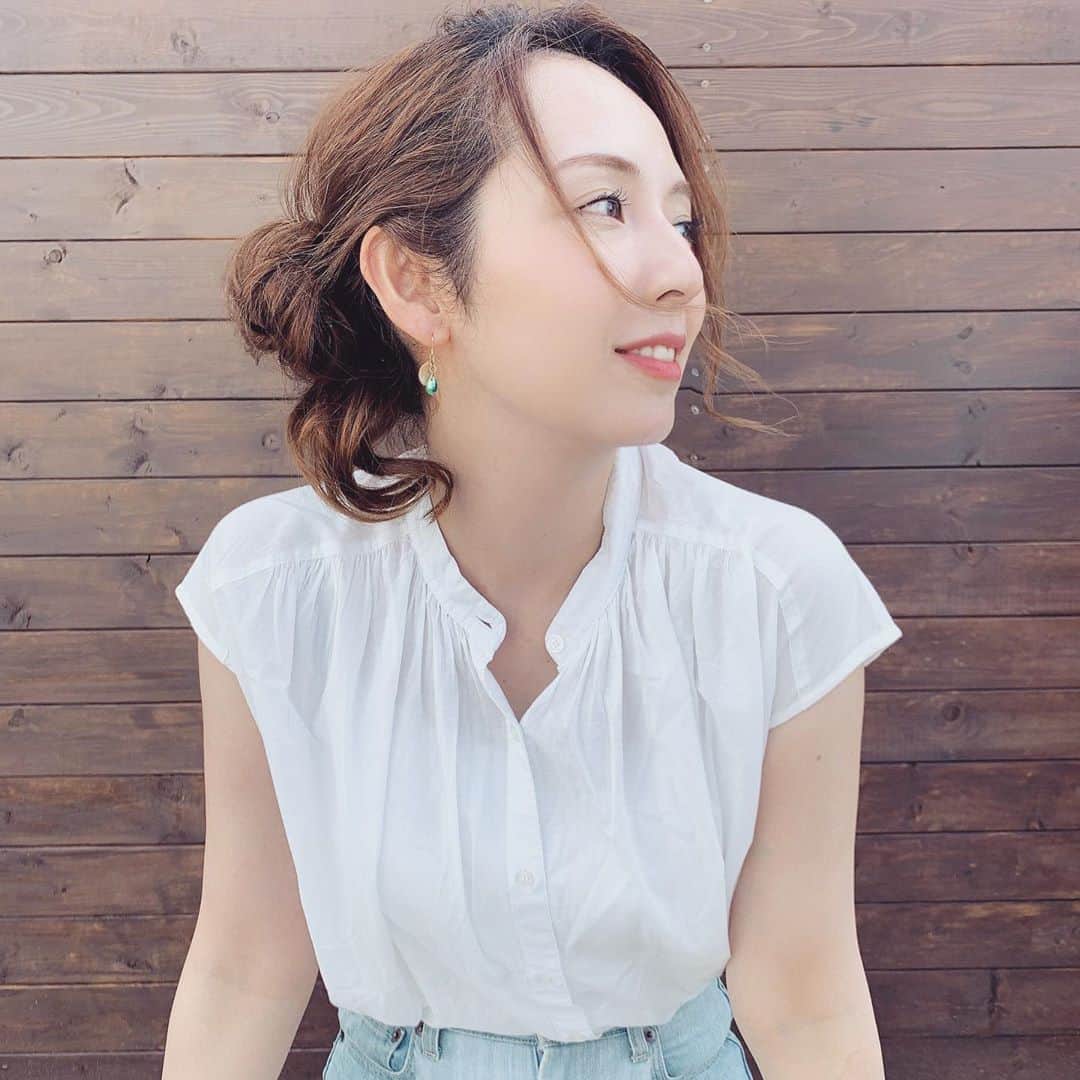 若林翔子のインスタグラム：「.﻿ .﻿ ブレイク！﻿ 今日のヘアアレンジ♡﻿ ﻿ #ミヤギテレビ #ちょっとブレイクタイム﻿ #りほちゃん作ヘア　#お団子ヘア﻿ #みんな熱中症に気をつけてね‼️﻿ #宮城　#仙台　#タレント　#モデル　#若林翔子」