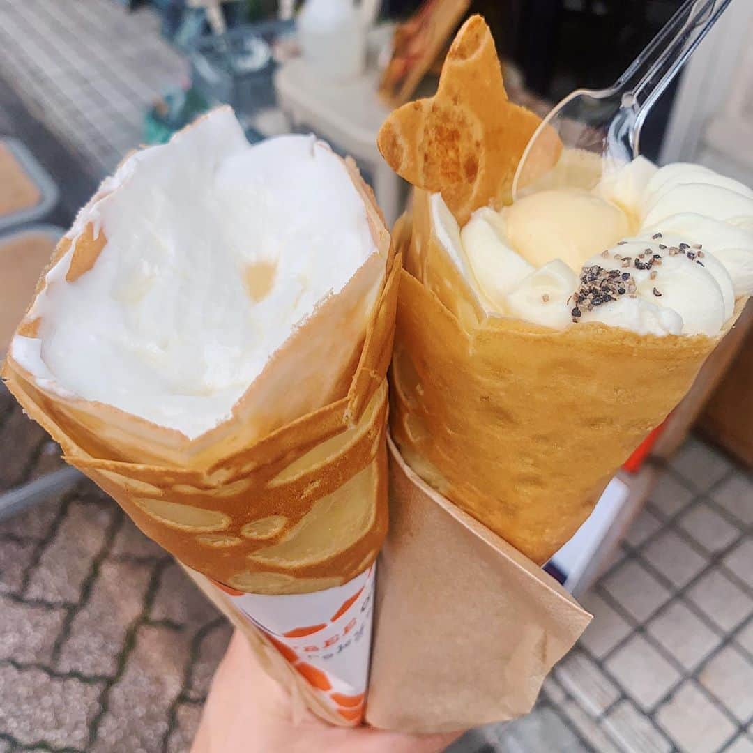 唯一無二の絶品グルメさんのインスタグラム写真 - (唯一無二の絶品グルメInstagram)「【HONEY BEE CREPE Tokyo】﻿ @東京：高円寺駅から徒歩6分﻿ ﻿ 蜂蜜を使ったクレープをテイクアウトできるお店。﻿ ﻿ 店名の通り蜂蜜を使ったメニューが豊富で蜂蜜ジェラート×マスカルポーネの組み合わせや蜂蜜生クリーム×フレッシュレモンなどの組み合わせを楽しめます！﻿ ﻿ サクサクに焼き上げた皮の食感も最高です！﻿ ﻿ クレープの金額は380~580円﻿ 一番人気の「蜂蜜生クリームとフレッシュレモン」は是非食べてもらいたい逸品！﻿ ﻿ 🕐12:00～19:30﻿ 📍東京都杉並区高円寺北3-35-24」8月12日 17時29分 - muni_gurume_japan