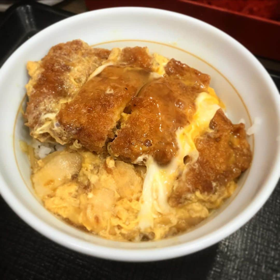 木村ひさしさんのインスタグラム写真 - (木村ひさしInstagram)「最高のおっさんの晩ごはん。 なか卯　カツ丼 #最高のおっさんの和食」8月12日 17時44分 - kimura.hisashi