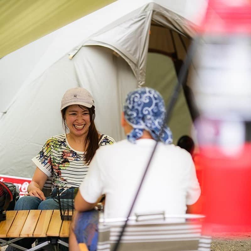 キャンプ情報サイト［ランタン］さんのインスタグラム写真 - (キャンプ情報サイト［ランタン］Instagram)「CAMP SMILE STYLE ／ オリーブカラーのキャンプギアで 統一感を大切に ＼ いろんなキャンパーのキャンプスタイルを現地取材と一般キャンパーからの投稿で数多く掲載してます。 . . 詳しくは @lantern.camp webサイトをご覧ください . . #camp #camping #outdoor #travel #trip #lantern_smile #nature #キャンプ #キャンプ用品 #キャンプギア #アウトドア #テント #自然 #旅行 #キャンプ初心者  #キャンプ好きな人と繋がりたい #camper #外遊び #青川峡キャンピングパーク #デュオキャンプ #LANTERN #オシャレキャンプ #コールマン #coleman #テンマクデザイン #スパイスボックス #タープ #焚き火 #キャンプコーデ」8月12日 18時03分 - lantern.camp