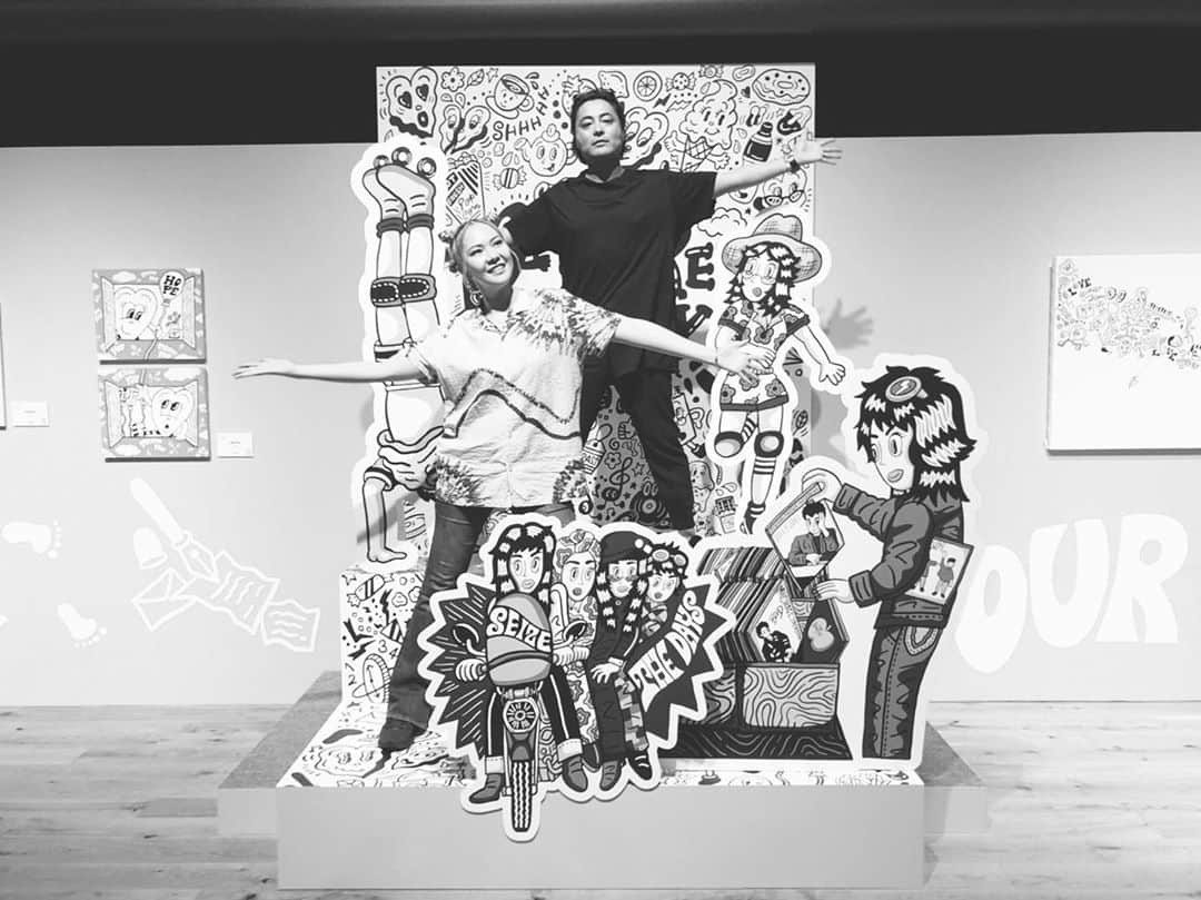 山田孝之さんのインスタグラム写真 - (山田孝之Instagram)「今回のchocom👀先生の個展はフェスなみにグッズありました。原宿へお越しの際は是非立ち寄ってみてくださいまし。 #chocomoo #harajuku #art #pop」8月12日 18時18分 - takayukiyamadaphoto