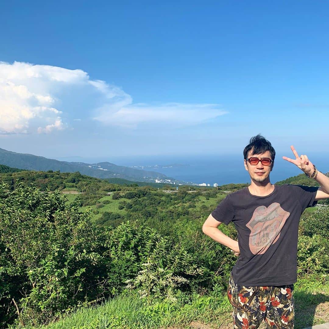 のインスタグラム：「ちょっと車を走らせればこれくらいの景色の場所には行けるんだよね。 こんなご時世だけどこれぐらいはいいよね。 誕生日ぐらい、ね。」