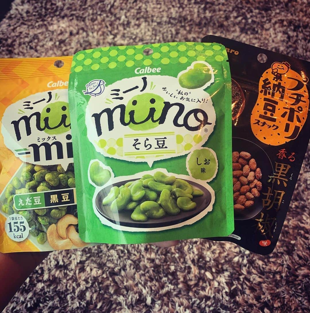 小柳ゆきのインスタグラム：「‪完璧ハマってます‬  ‪豆苦手なんだけどなぁ‬ ‪とっても美味しい‬  ‪そう！今夜ペルセウス流星群が多く観れるみたいですね‬ ‪東京は昼間晴れてたのになぁ‬ ‪見れても見れなくても配信ライブが上手くいきますようにってお願いしとこっと🙏‬  ‪じゃカウントダウン！‬ ‪生配信ライブまであと〜‬  ‪‼️5日‼️‬  http://eplus.jp/yuki-k-st/ . . #豆 #セブンイレブン #ペルセウス流星群」