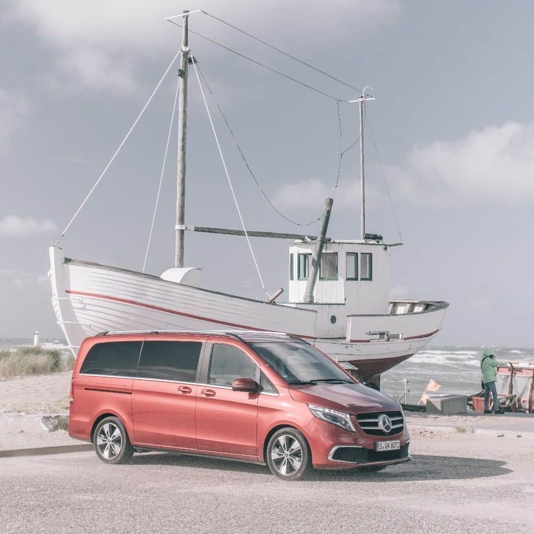 メルセデス・ベンツさんのインスタグラム写真 - (メルセデス・ベンツInstagram)「Your caption…? 🙂  📷 @ingmarbtker for #MBSocialcar  #MercedesBenz #VClass #MBVans」8月12日 19時01分 - mercedesbenz