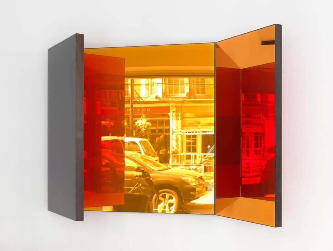 のインスタグラム：「“The mirror is a piece that you want to live with, in which you reflect intimate images—images from your home. You can capture a piece of a window in it somewhere.” —Jean Nouvel  Happy birthday to Jean Nouvel, born on this day, August 12, in Fumel, France.  Self-described as an architect who also makes design, Nouvel’s objects derive from architectural commissions or visions that correspond to his building design, but are linked to specific use. Nouvel employs the same rigorous approach to both his architecture and design, imbuing the accoutrements of daily life with a lyricism that is striking and emotive, yet austere and utilitarian. _______ #AteliersJeanNouvel #JeanNouvelDesign #JeanNouvel #Gagosian @jeannouveldesign (1) Jean Nouvel, “Miroir A,” 2014; (2) Photo: @alinecoquelle; © Jean Nouvel Design」
