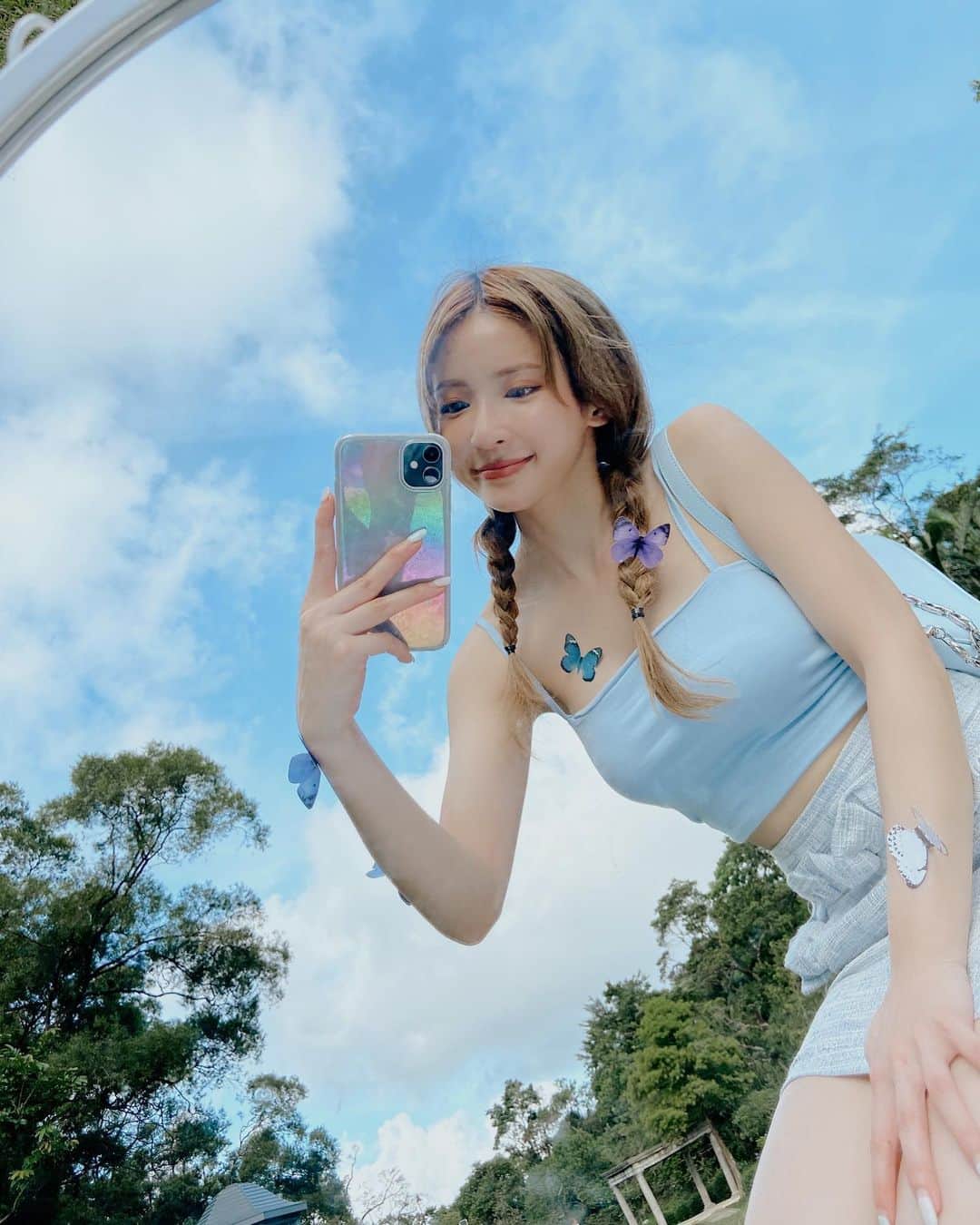Giann Chanのインスタグラム：「🕒  I used to think that the daylight should be caught as early as you can, but I found it the exact opposite. (曬到個樣超衰）I will be sharing the time of my shooting for the next few photos, since there's definitely a golden hour for portrait photography. Hope it helps💙」