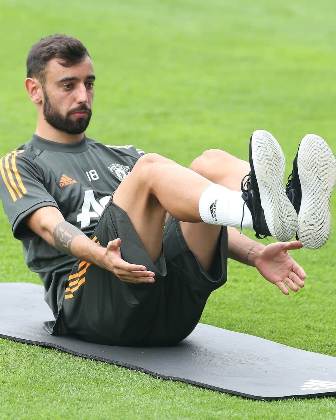 マンチェスター・ユナイテッドさんのインスタグラム写真 - (マンチェスター・ユナイテッドInstagram)「No pain, no gain 😅💪 #MUFC #EuropaLeague」8月12日 19時15分 - manchesterunited