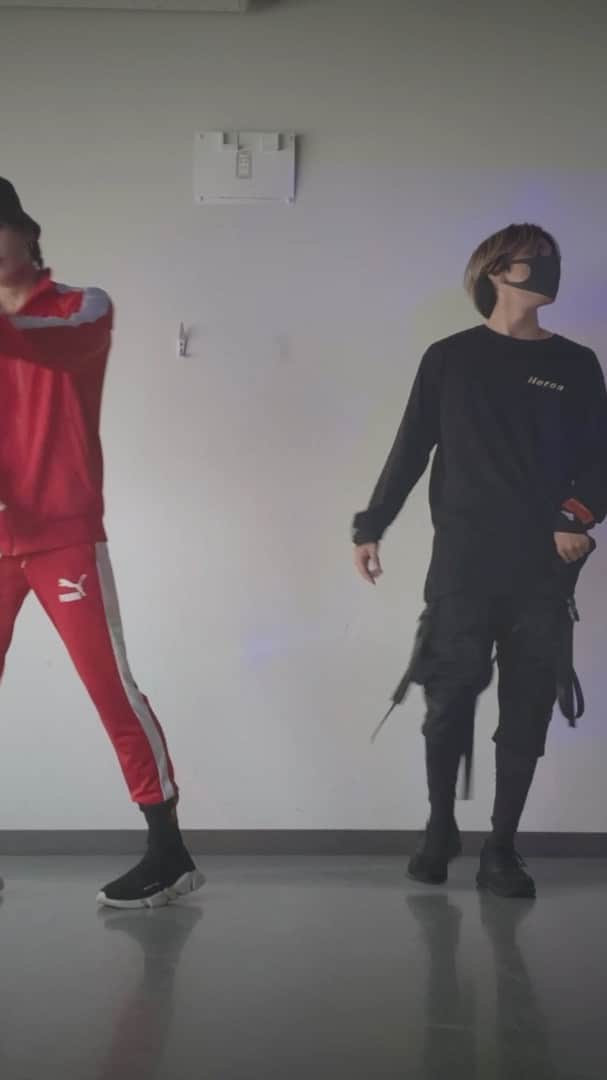 木下流声のインスタグラム：「. Dance Cover. . . 🎧God’s Menu / Stray Kids. . With @ryokimiyama_official  . . . #dance #cover #movie #straykids #godsmenu #kpop #golive」