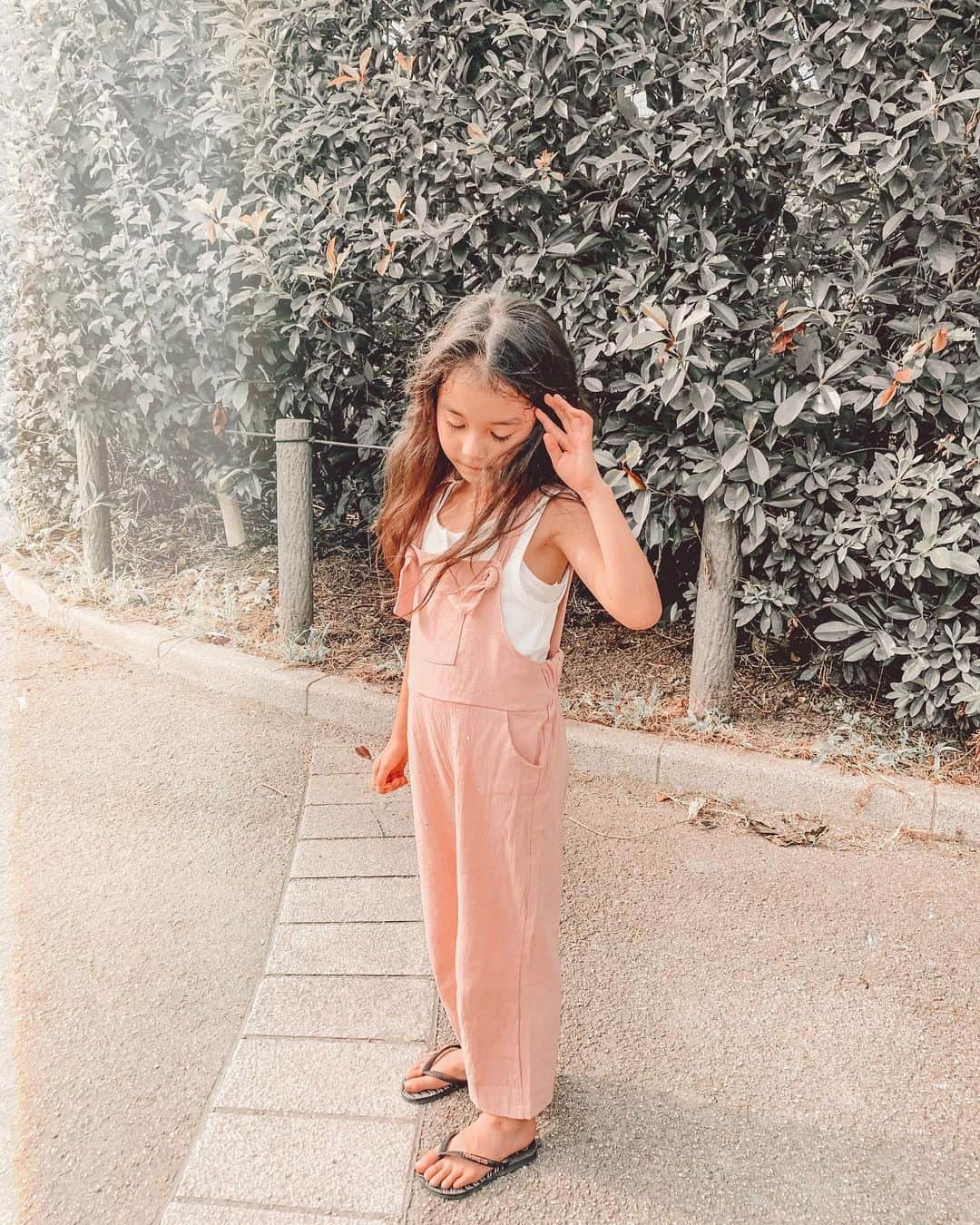 ✷kana✷さんのインスタグラム写真 - (✷kana✷Instagram)「🌞 . . 新しく届いたお洋服で 遊びに行ったけどあっせだくーー💦 だけど夏休み楽しんでます♡ salopette @petit_chouchou1129  sunvisor @urbancherry_  ※5枚目顔がホラーww」8月12日 19時44分 - xxkana513xx