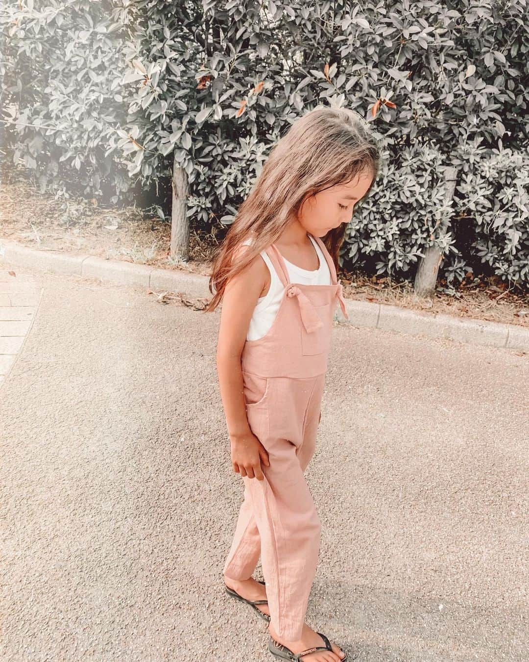 ✷kana✷さんのインスタグラム写真 - (✷kana✷Instagram)「🌞 . . 新しく届いたお洋服で 遊びに行ったけどあっせだくーー💦 だけど夏休み楽しんでます♡ salopette @petit_chouchou1129  sunvisor @urbancherry_  ※5枚目顔がホラーww」8月12日 19時44分 - xxkana513xx