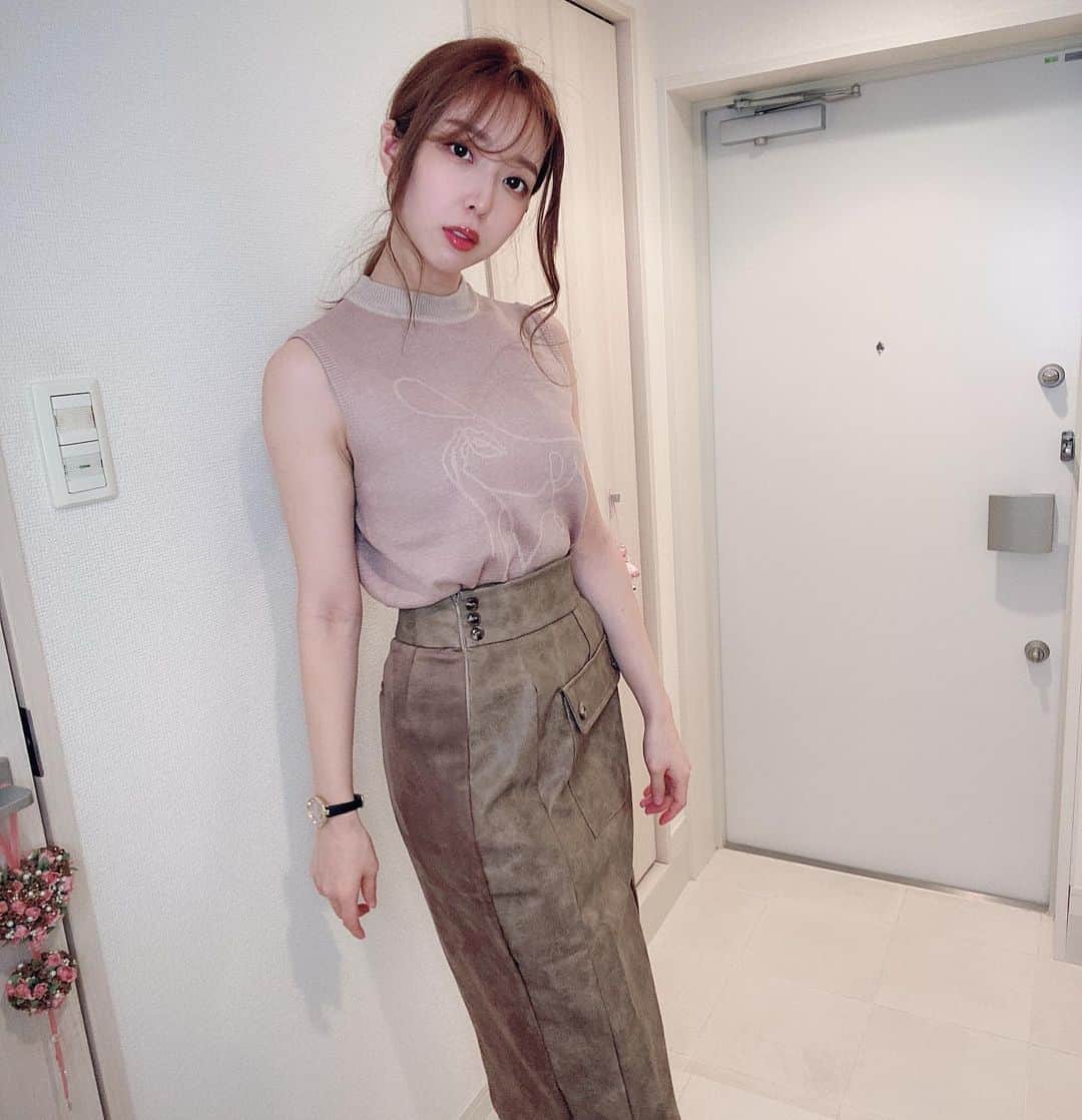 のインスタグラム：「. . . . 今日はお友達とDarichさん行ってきました💓 . 私は明日の新作に備えて我慢した…🥺✨ . 絶対GETするんだっっ . 頑張るっっ💓 . . #お買い物 #shopping  #autumn」